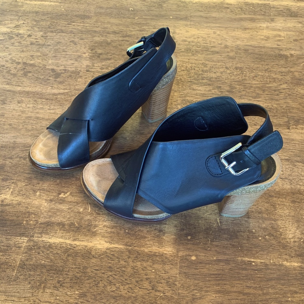 Sofft Slingback Leather Sandal